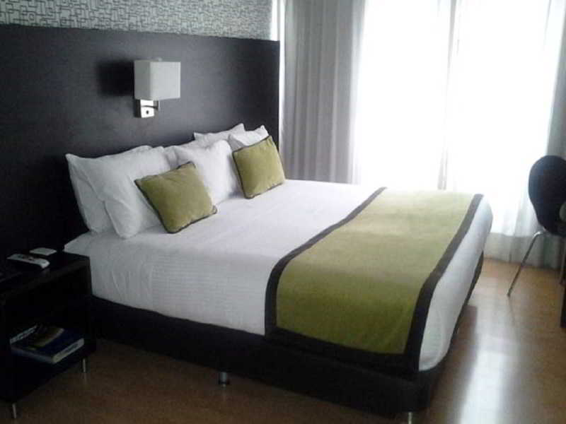 Hotel L'Etoile Javeriana Богота Екстериор снимка