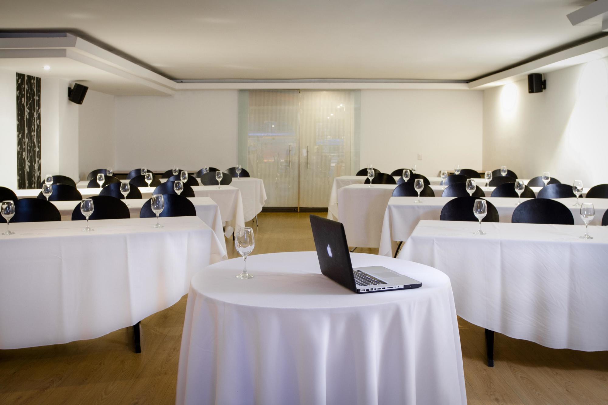 Hotel L'Etoile Javeriana Богота Екстериор снимка