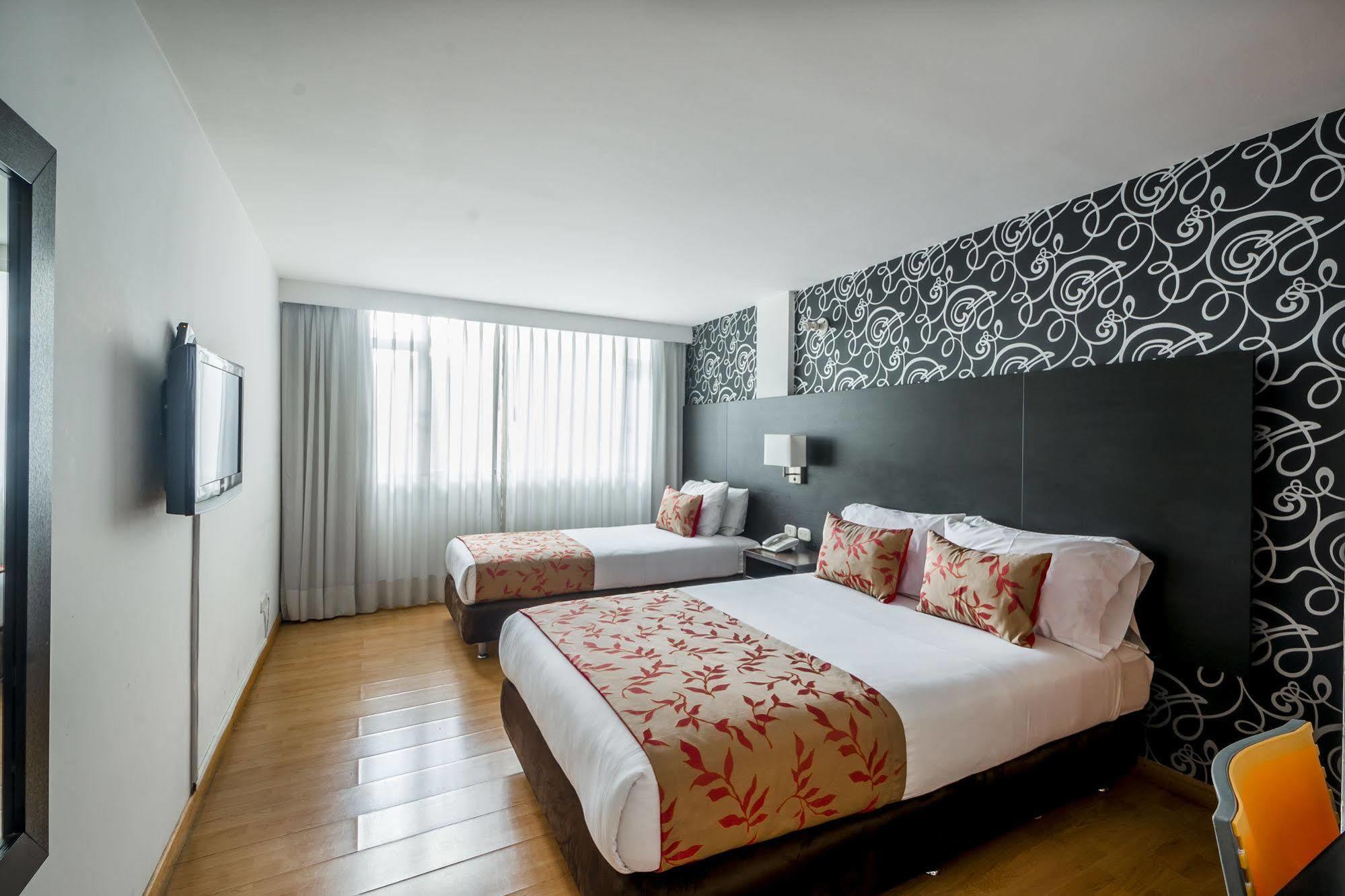 Hotel L'Etoile Javeriana Богота Екстериор снимка