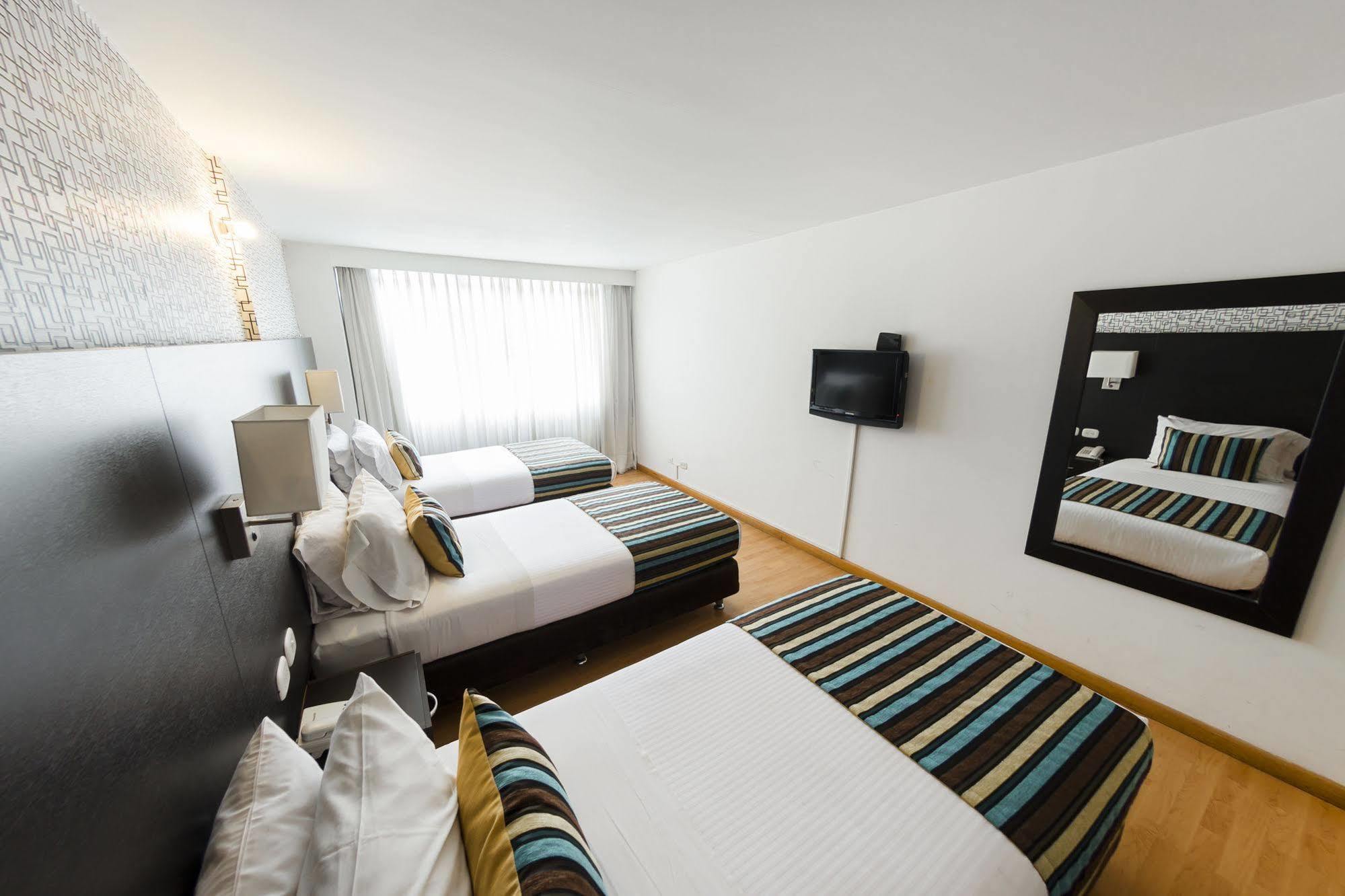 Hotel L'Etoile Javeriana Богота Екстериор снимка